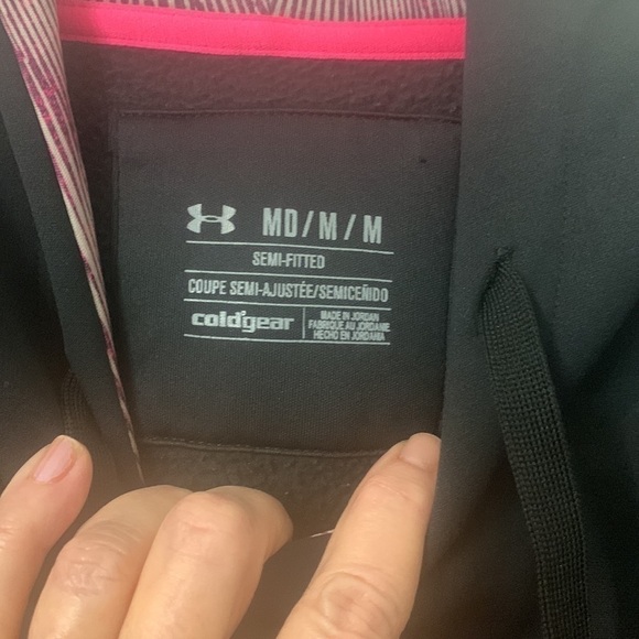 Under Armour Cold  gear hoodie size M black/pink like new - Picture 3 of 9